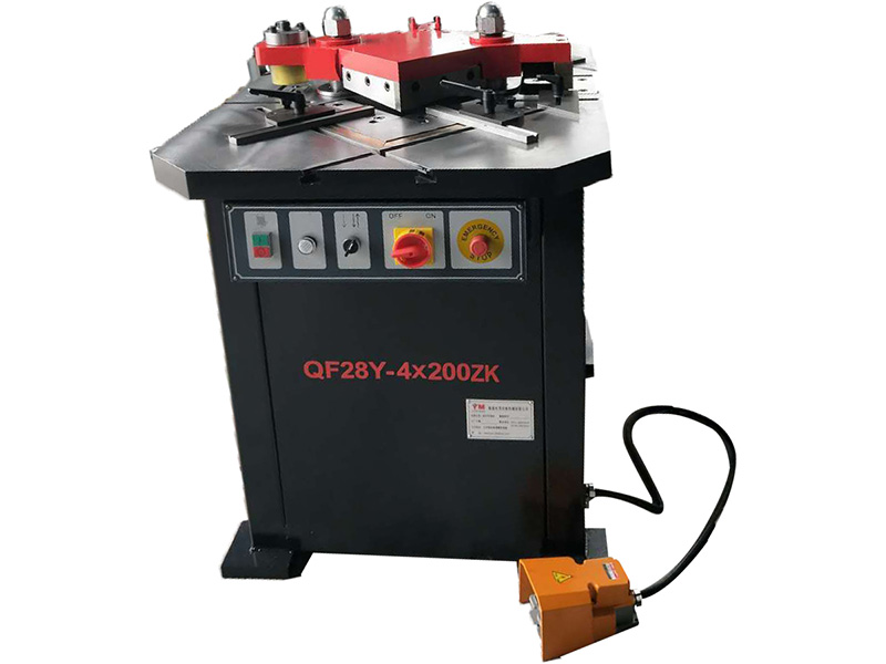 Multi-Station Hydraulic Corner Notching Machine